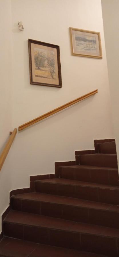 Hotel U Zlateho Jelena ปราก ภายนอก รูปภาพ